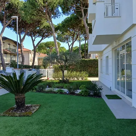 Accogliente Bilocale Con Terrazzo A Pinarella Di - Cv006 Τσέρβια