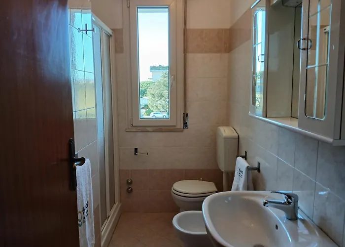 Accogliente Bilocale Con Terrazzo A Pinarella Di - Cv006 Apartment Cervia