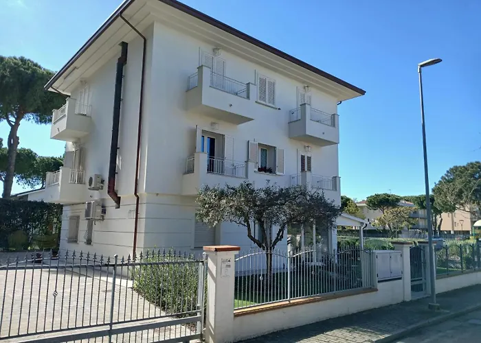 Accogliente Bilocale Con Terrazzo A Pinarella Di - Cv006 Cervia