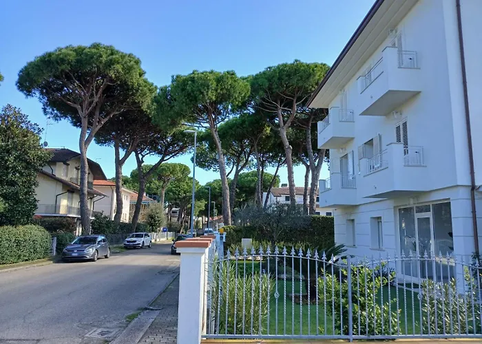 Apartment Accogliente Bilocale Con Terrazzo A Pinarella Di - Cv006 *