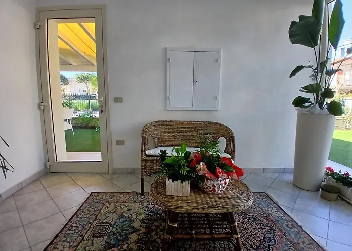 Accogliente Bilocale Con Terrazzo A Pinarella Di - Cv006 Cervia