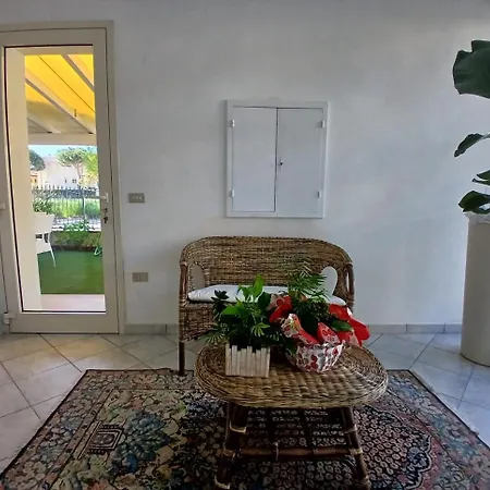 Accogliente Bilocale Con Terrazzo A Pinarella Di - Cv006 Cervia