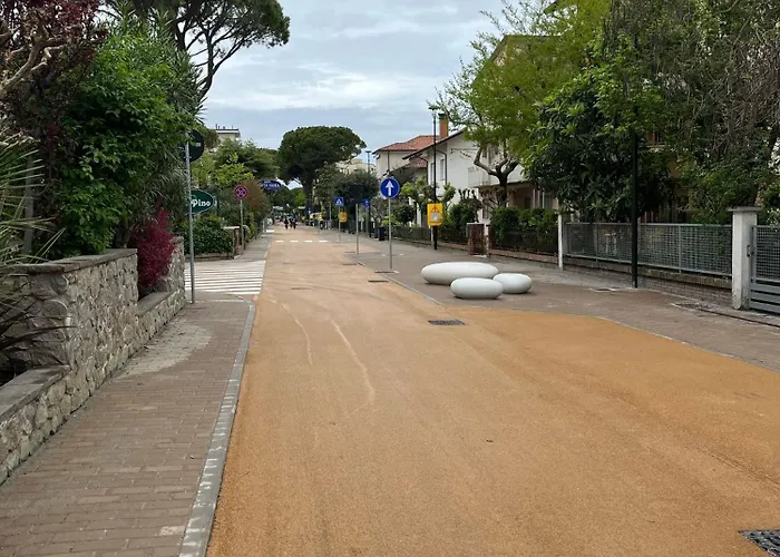 Appartement Accogliente Bilocale Con Terrazzo A Pinarella Di - Cv006 *