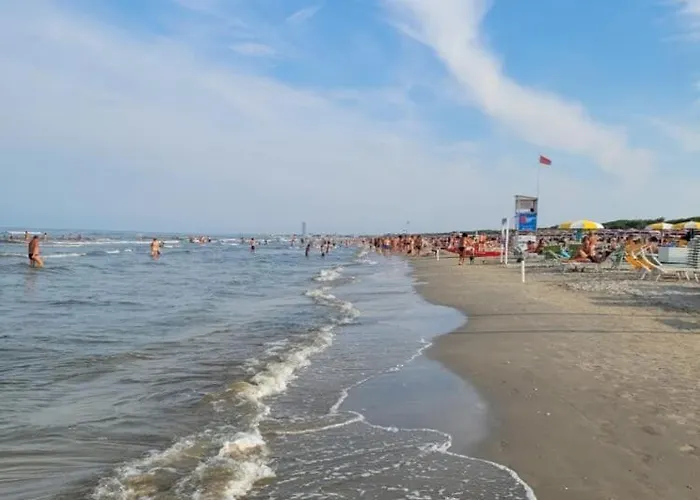 Accogliente Bilocale Con Terrazzo A Pinarella Di - Cv006 Appartement